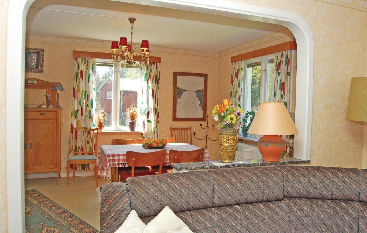 3 Bedroom Amazing Home In Lnsboda Falsehult Zewnętrze zdjęcie