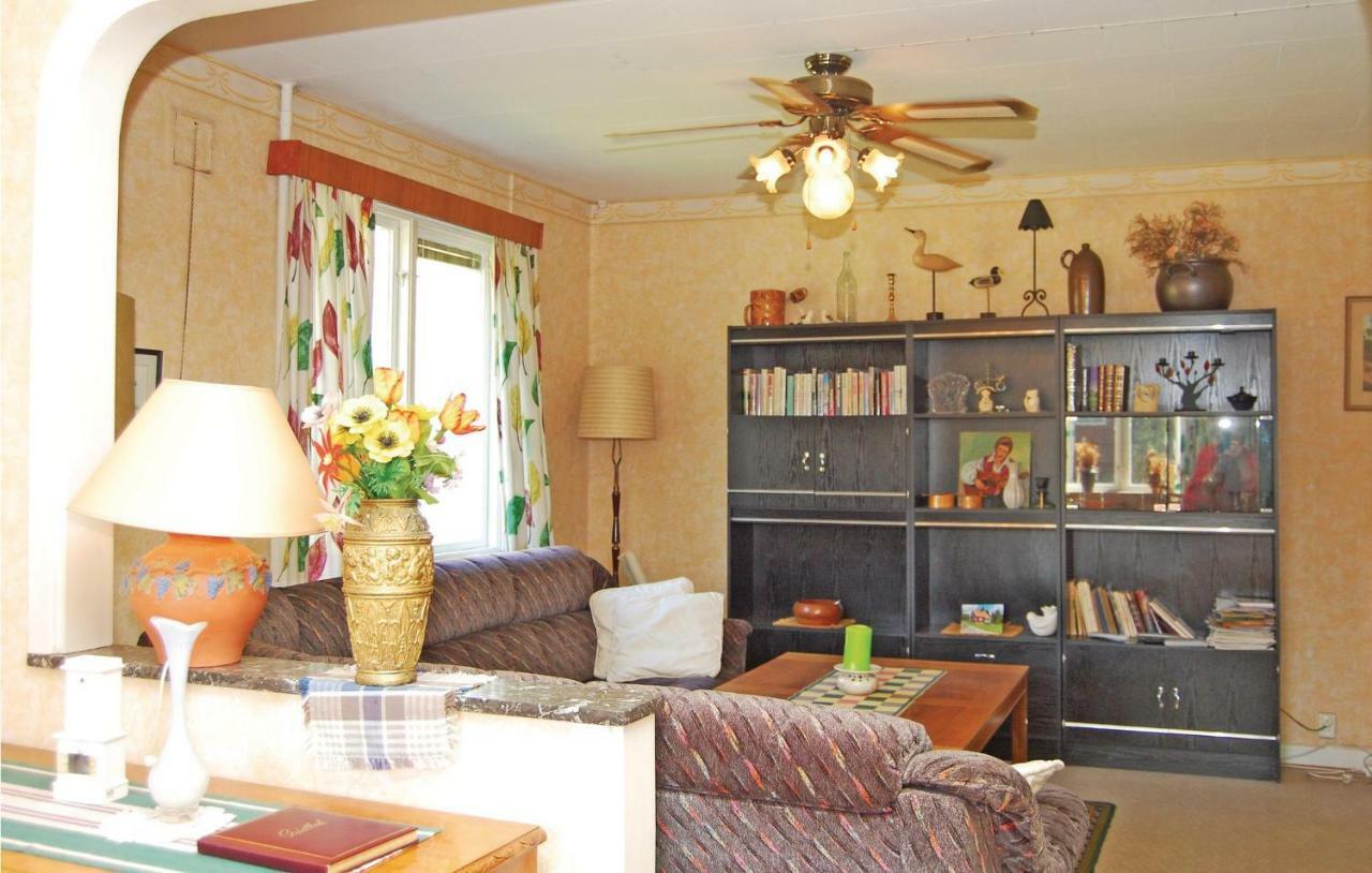 3 Bedroom Amazing Home In Lnsboda Falsehult Zewnętrze zdjęcie